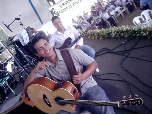engenheiro agrônomo e musico católico.