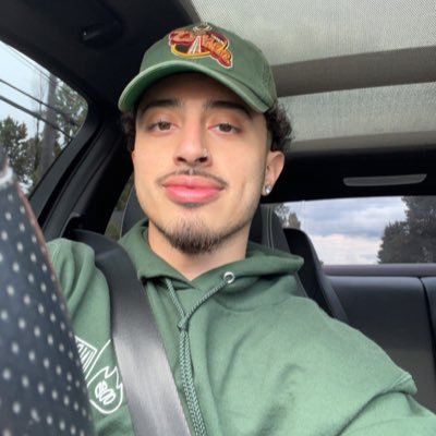 ovoluixxo's profile picture. OUT LIKE A💡