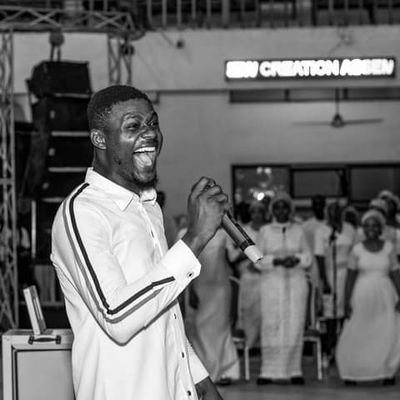 Jesus' Lover ♥️ | Worship Leader 🙌🎶 | Song Writer ✍️ | Musician 🥁 | Football fan @chelseafc ⚽ | Fun Fellow 😄.