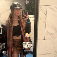 🧚‍♀️🪩 (@somethinabmary) 's Twitter Profile