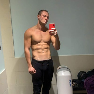 Straight 🇬🇧6ft 4 | 95kg of English Muscle | Size 12👣 | Alpha’s finest | Financial Domination.