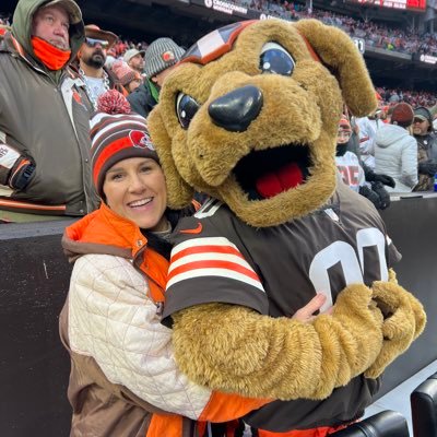Wife. Momma. Foster Momma. Cle for life. 🧡🤎