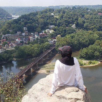 fatimayounis_'s profile picture. Political Science PhD student | Muslim | likes or RT's ≠ endorsements