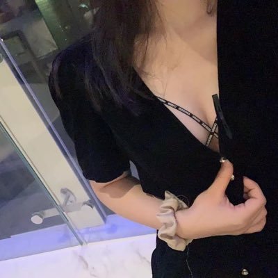 ultr255zar29309's profile picture. 只有被羞辱踩踏，你才会有爽感。