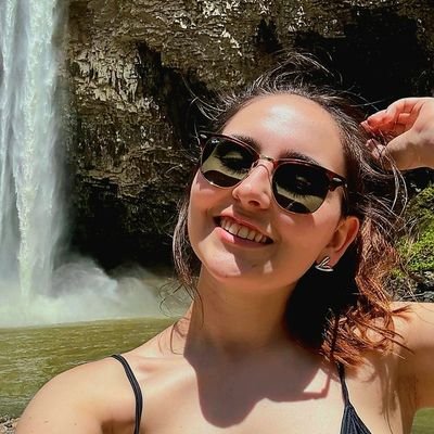 sobre alguém que se enche de problemas porque não sabe lidar com a paz
