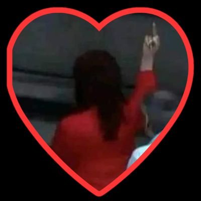 JuriGra's profile picture. Peronista de ❤ como mi viejo. 
Mis 🐕‍🦺 son Familia. 

Mi frase? al final todos estamos un poco rotos 🤷🏼‍♀️