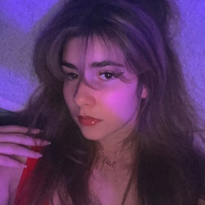 i stream games and suck at them at https://t.co/CLA4Em7KZb ❥ other socials ↴