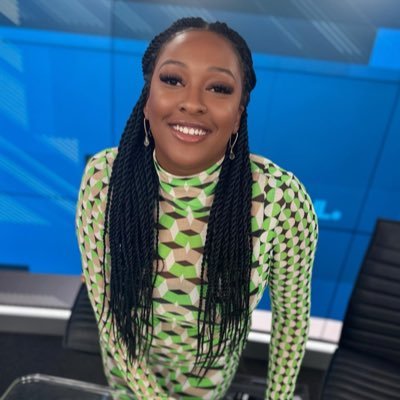 National News Anchor at @localnewslivetv . Emmy Award-winning storyteller| @UofOklahoma |🇸🇱 |1908 💕| Likes/retweets are not endorsements