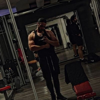 iAmVarq's profile picture. 24