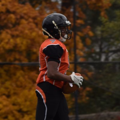 kahri_johnson9's profile picture. |New Westminster Hyacks | class of 2026 |running back/ middle linebacker | Bw 180| height 6 foot | email: jkahri459@gmail.com