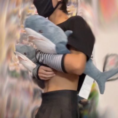 Welcome to the switchy side of me ✨ lvl. 23 | Bi | Cosplayer | Femboy with 7 Blåhaj | k-pop lover | MDNI | 🇳🇱