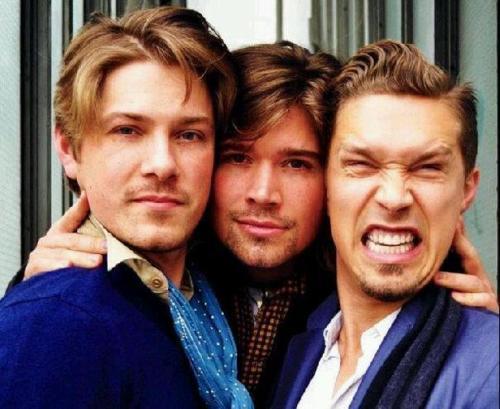 Hanson is all about songs, vocal harmony, groove, melody and passion. Here you'll find fresh news, videos and pics. We're NOT Hanson. They're on @hansonmusic