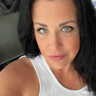 50 yo mom looking for hookup & discreet https://t.co/9cBGFi2ZAy link below ⬇️