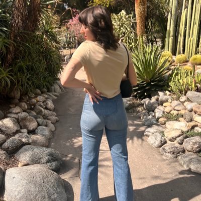 runaway_witch's profile picture. a witch hunting fascists she/her #BLACKLIVESMATTER #TRANSLIVESMATTER Abolish Police 🔥 sometimes Rhode Island / current Los Angeles 📍