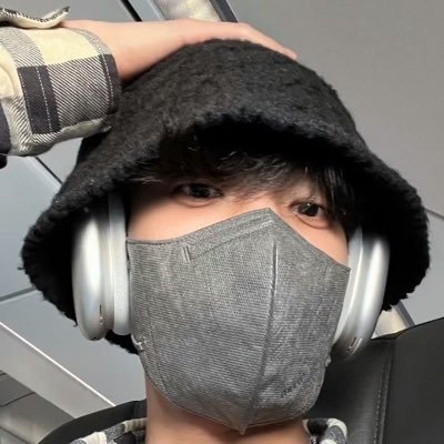 FROGHA0's profile picture. losing the idgaf war.