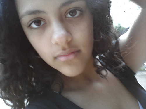 Sou um menina normal como qualquer outra mais com uma pequena diferença  sou a pessoa que sou não !! não a que os outros falão !!!