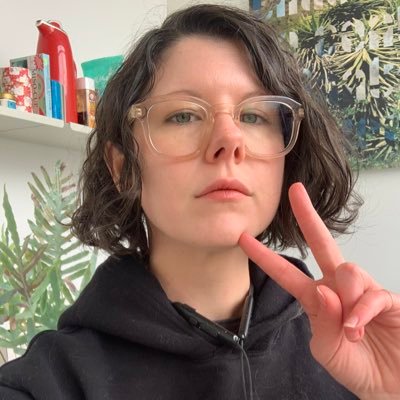 cave_geode's profile picture. Painter, interested in art and the natural world. insta:@georgia_hourdas