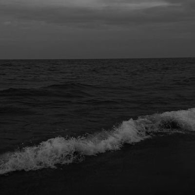 drowning100's profile picture. Back to the Void.