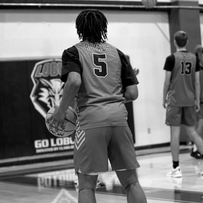 6’3c/o 2026 3.5 gpa:Instagram Tyjahwuan| tyjahwuan1@gmail.com