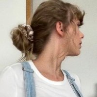 julia (@isncase) 's Twitter Profile