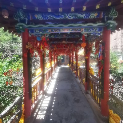 Howtoread6's profile picture. 