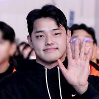동주라잇 (@dongjoolight) 's Twitter Profile