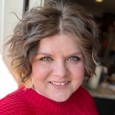 Digital Producer for @kolr10kozl | Ozarks native | Wife + dog mom | Coffee addict | Fountain pen fan | College of the Ozarks grad | 30 | Retweets ≠ endorsements