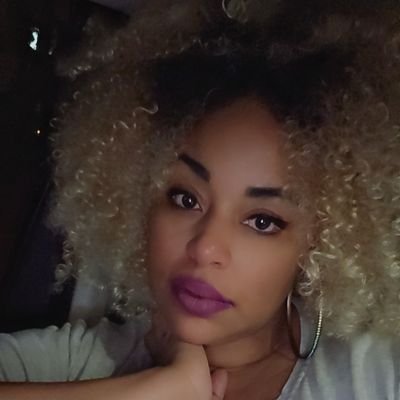 she/her, poet/performer/host/writer #hopeispowerful @dearmstevi errywhere
