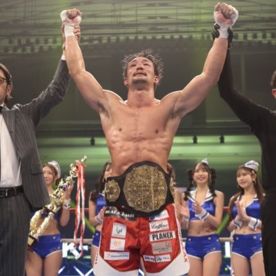 第2代K-1 WORLD GPミドル級世界王者team VASILEUS/KNOCKOUT スーパーミドル級初代王者/W.P.M.F. Super Middleweight World Champion/K-1甲子園 70kg王者/Krush Youth GP 70kg王者/55戦37勝（19KO）18負