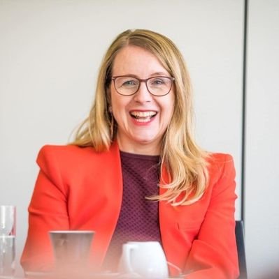 CBurton36689's profile picture. FINANCIAL HELPER💸
WOMAN ENTREPRENEUR🎖
MINDSET & WEALTH COACH👑
TRADE ANYWHERE ACROSS THE GLOBE🌎
OVER 50K+ LIVES CHANGE AFTER A DM🔥
DM FOR HELP📥