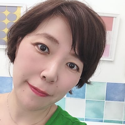 広島在住。幼い頃から30代前半まではネガティブな人でした。34歳で結婚を機にネガティブ思考→マイペースで自由な考え方に変わりつつあります。まずは、健康に気をつけながら、やりたいことを一つずつやる。そんな毎日を目指します。