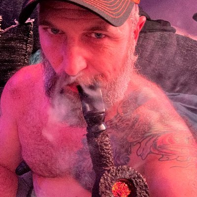 SF pipe/cigar smoker, dipper, leatherman, redneck, fetish-focused Daddy, pig, perv, findom Master (CA $PipeDadSF PP @kwpaidup)