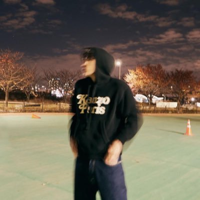 TR4SHMXW's profile picture. eat sleep sebong repeat.