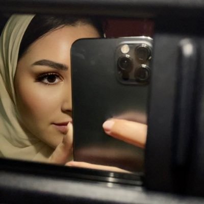 riri_dxb's profile picture. 