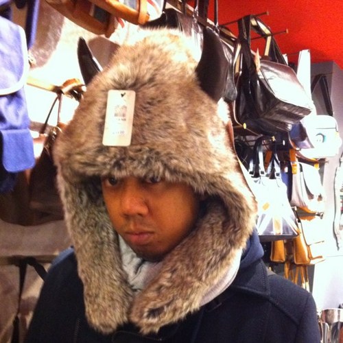 TjapJoi's profile picture. *Indonesian *Part of the Sized crew *Wannabe bballer *Boxer *Sushi Junkie *Moron