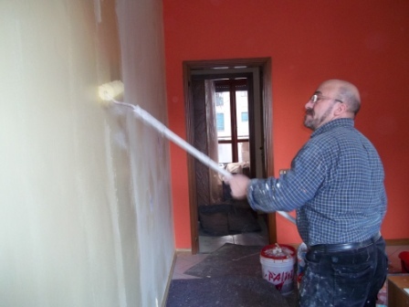 Opero sul mercato da oltre venticinque anni e mi occupa di tinteggiature,verniciature civili e industriali,stucco antico e
cappotti termici.