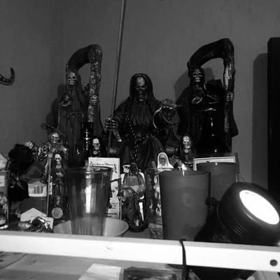 Le Rezo Ala Santa Muerte Pero Tambiien Al Rey De Reyes°°