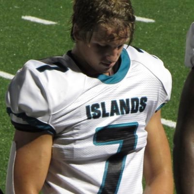 Islands High School, Savannah GA | 1st team all region 3-4A | 205 lbs | 6’ 1” | Class of 2025 | MLB/OLB | 3.7 GPA