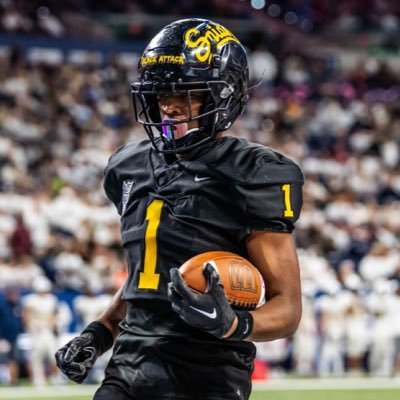 ‘24 | 6’0| 185| RB uriahbuchanan330@gmail.com (260)-209-9695 @MarianUFootball