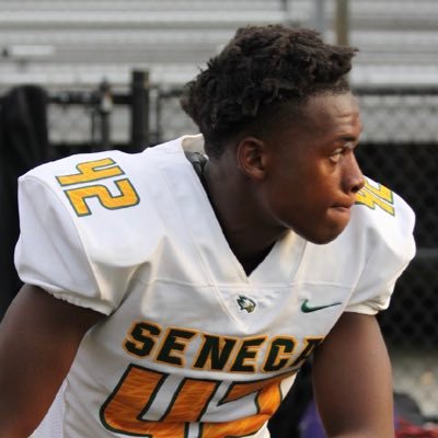 SenecaValley High School C/O ‘25 |3.14 GPA| DE/DT |6’2 195