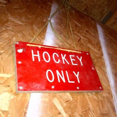 I love playing hockey.
work hard, play hard, stay hard.
#NIBBLES
#ForTheW