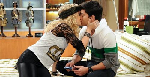Since : 04/01/2012 FCO dedicado a : @Lua_Blanco e ao @Aguiarthur 
Profile: http://t.co/O5bjQQOHKB
