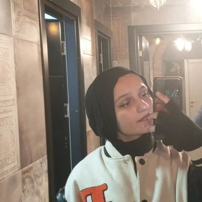 rosesahn's profile picture. 