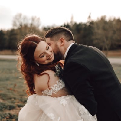 AllisonPoleon's profile picture. Please ask me about our lord and saviour, Gwyneth Berdara.