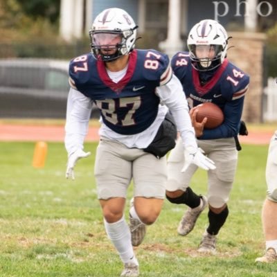 Sterling College FB ‘26 | TE, H back, Slot | 6’ 200lbs | 495 squat | 265 bench | 305 clean | email: kennetharroyos2@gmail.com