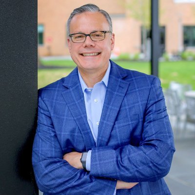 I work for GE Aerospace and and tell innovation stories.