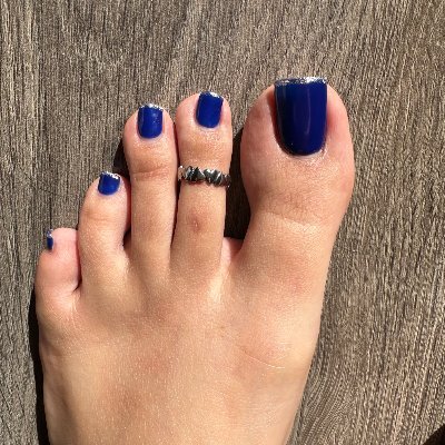 Pro file pic 👣@tanfeets👣
Ladies with pretty feet are always welcome.