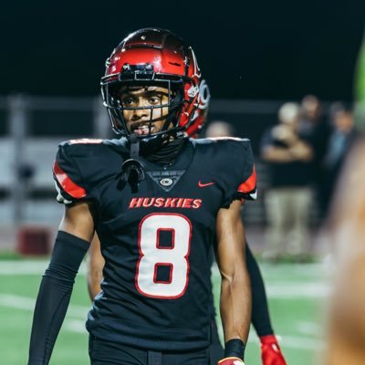 3⭐️ WR | Corona Centennial C/o 25 | 5’9 170| Student athlete 4.5 GPA | Contact number: 951-805-4208