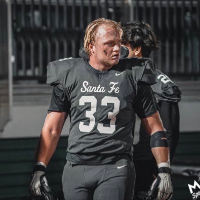 Edmond Santa Fe HS | 2024 | 4.1 GPA | 31 ACT | 6’ 0” | 230 lbs. | LB | Clean-275 | Bench-285 | Squat-415 |