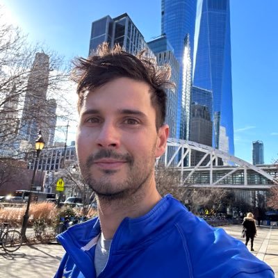 Founder @theostrichapp OG @veefriends . Love spicy 🌶 food, running 🏃♂️& reading